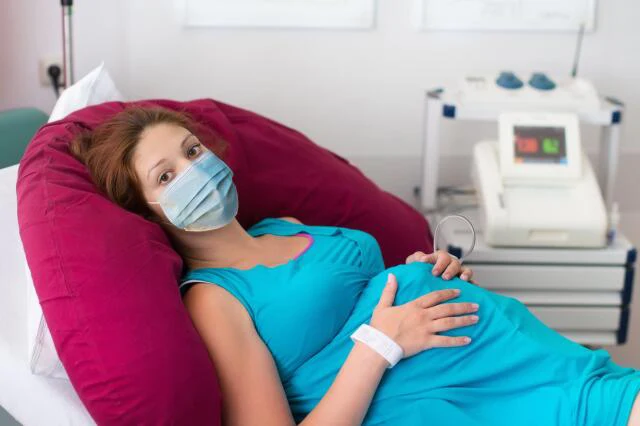 Mieux vivre l’accouchement avec la sophrologie en période de covid